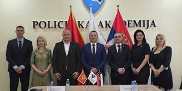 Ректор проф. др Зоран Ђурђевић посетио Полицијску академију у Даниловграду 