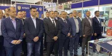Министар унутрашњих послова Александар Вулин посетио штанд Универзитета и Министарства на 65. Сајму књига