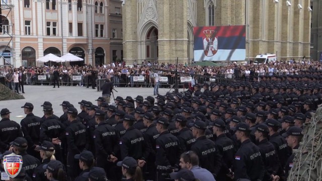 2019-05-21_ministar_Stefanovic-_prijem_policajaca_i_vatrogasaca_u_radni_odnos-_pokrivalica.jpg