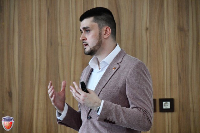 DSC_0423~0.JPG